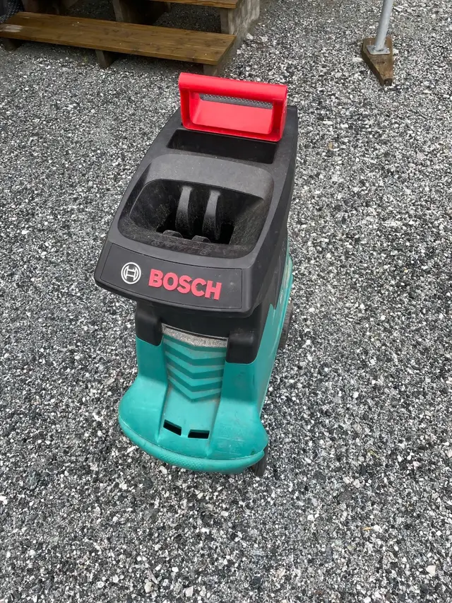 Bosch kompostkvern / kvistkvern  – AXT 22 D