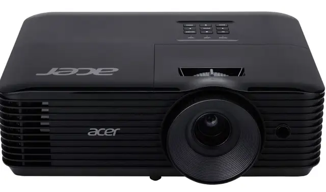 Acer projektor 5000 lumen + lerret – komplett pakke