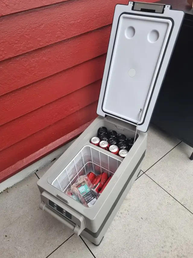 Kompressorkjøleboks 40L 12V / 24V / 230V leies ut | Fryser ned til -20 C