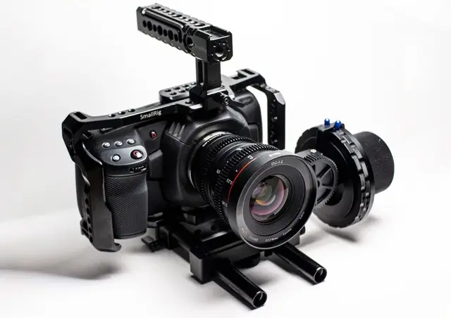 Blackmagic cinema 4k BMPCC4k kamera, 12-60mm, 500Gb Ssd og cage til leie i Oslo (generelt)