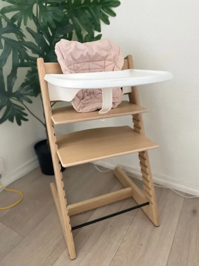 Stokke tripp trapp stoler lei mange samtidig til bursdag fest etc!!🌸