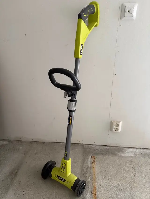 Ryobi fliserenser batteridrevet
