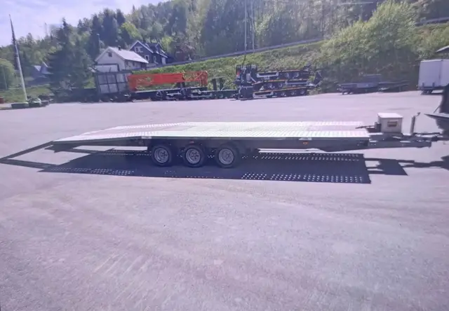 NIEWIADOW - 3500 TRIPPEL AKSLING EL VINSJ til leie i Oslo (generelt)