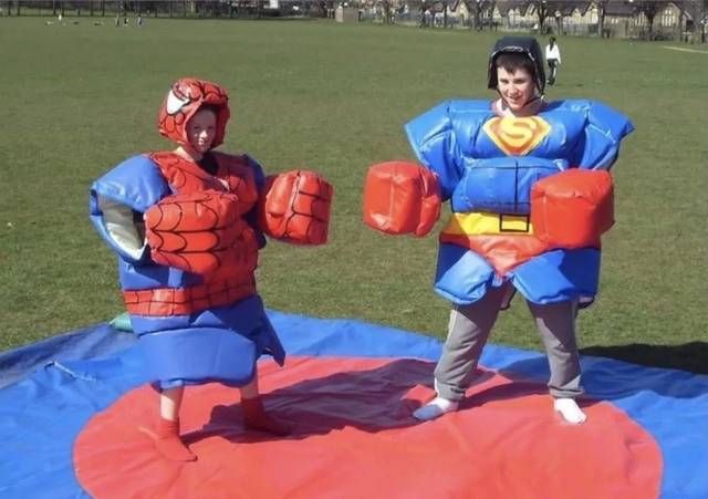 Superhelt Sumo for Barn