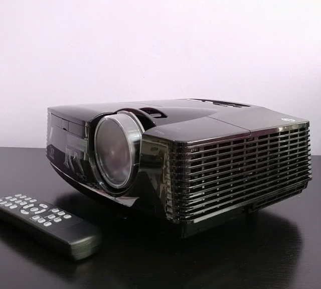 Videoprosjektor Mitsubishi HC400 - DLP HD