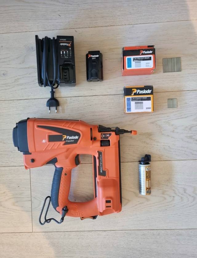 Spikerpistol Paslode M50 til leie i Alna