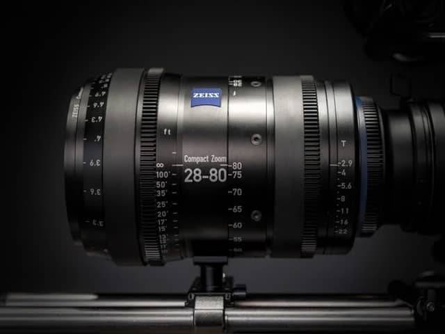 Zeiss Compact Zoom CZ2 28-80mm T2.9 PL & EF mount til leie i Oslo (generelt)