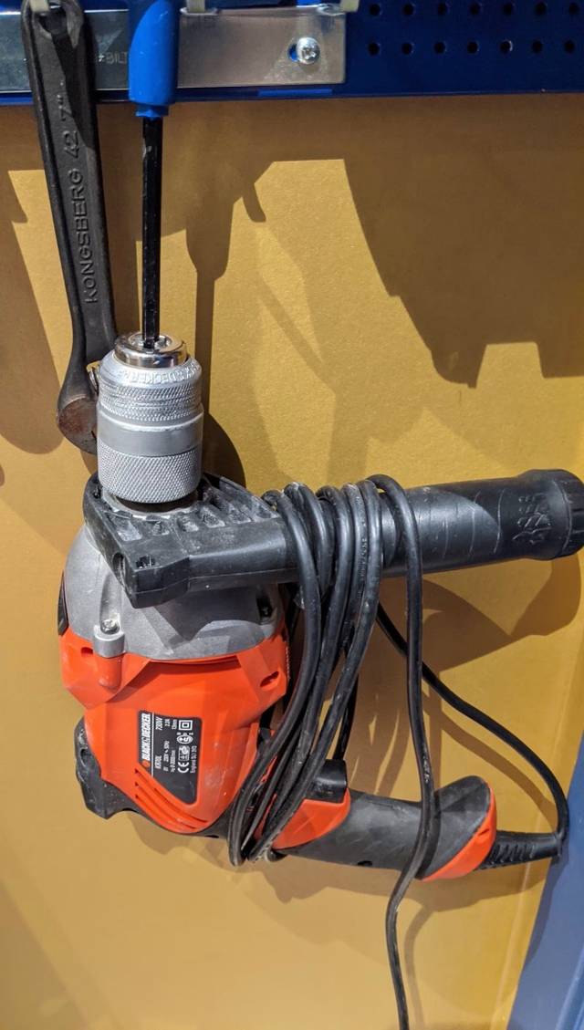 Drill / slagdrill Black & Decker m/koffert og utvalg av bor