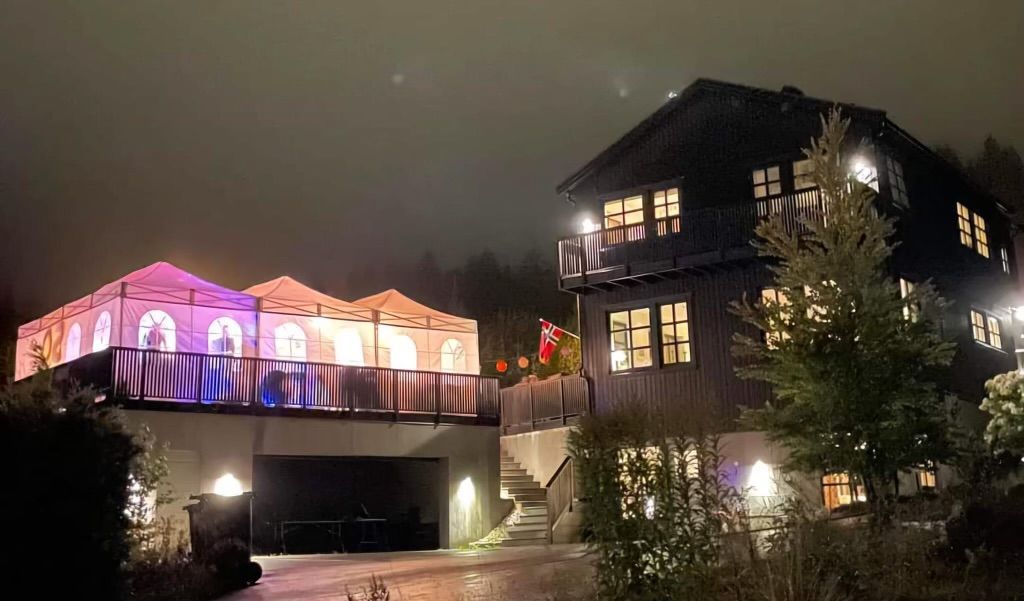 Partytelt med tilbehør til leie i Bjerke